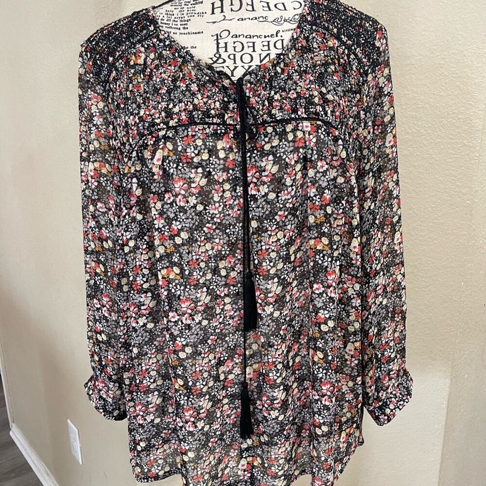 Two by‎ Vince Camuto floral top sz small